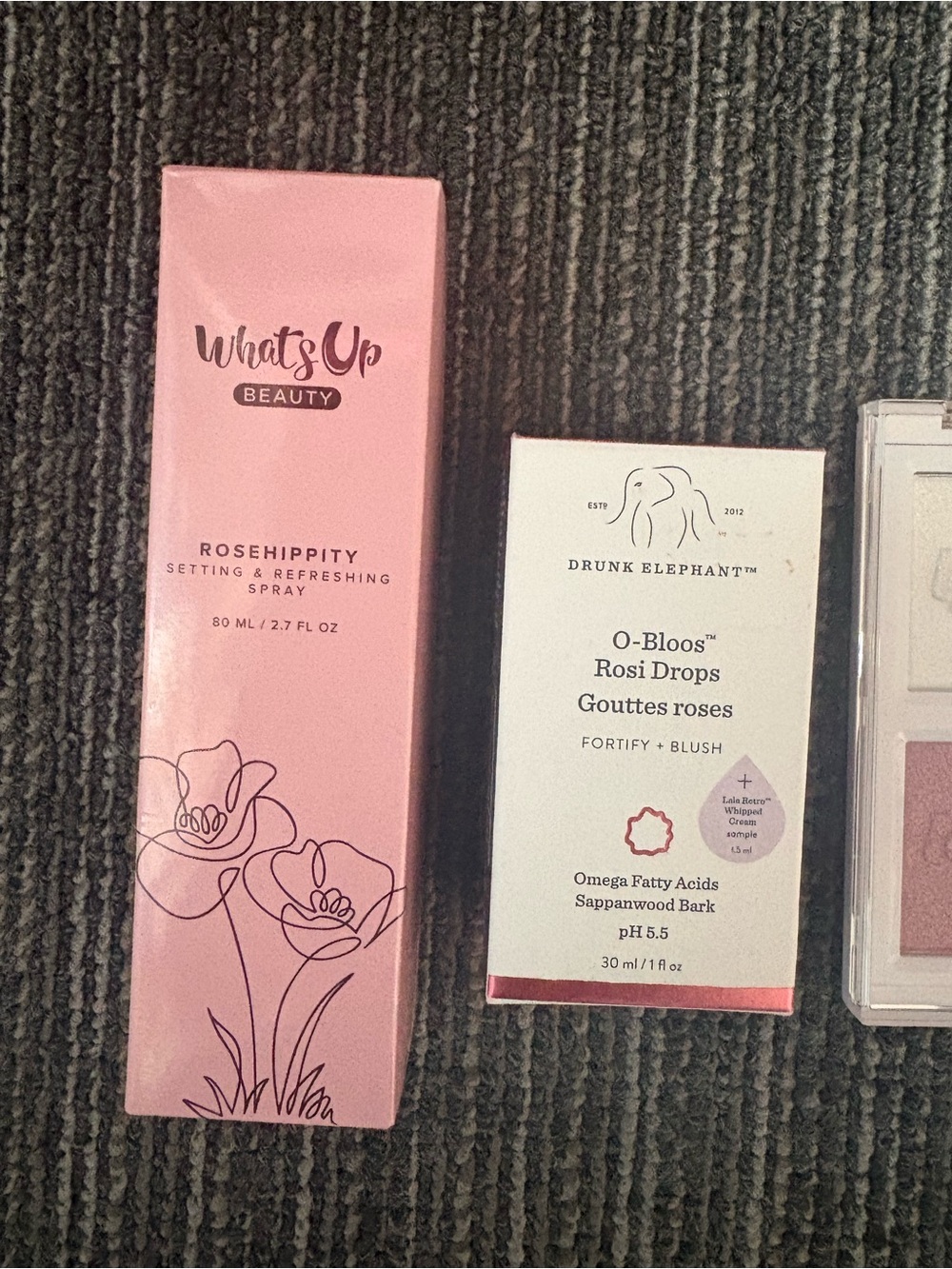 Makeup bundle - Picture 2 of 3